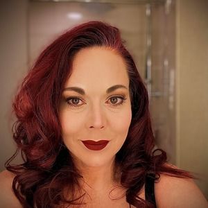 Meet your Posher, Monica